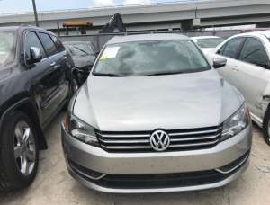    Volkswagen Passat 2012  -  1
