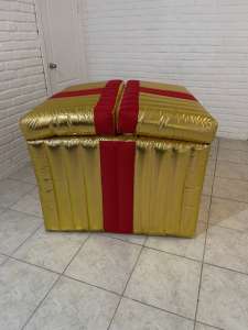 Коробка золотая сценическая декорация - изображение 1