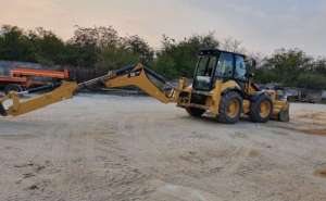 ������ �����������-���������� JCB 4CX, CAT 444E - ����������� 1